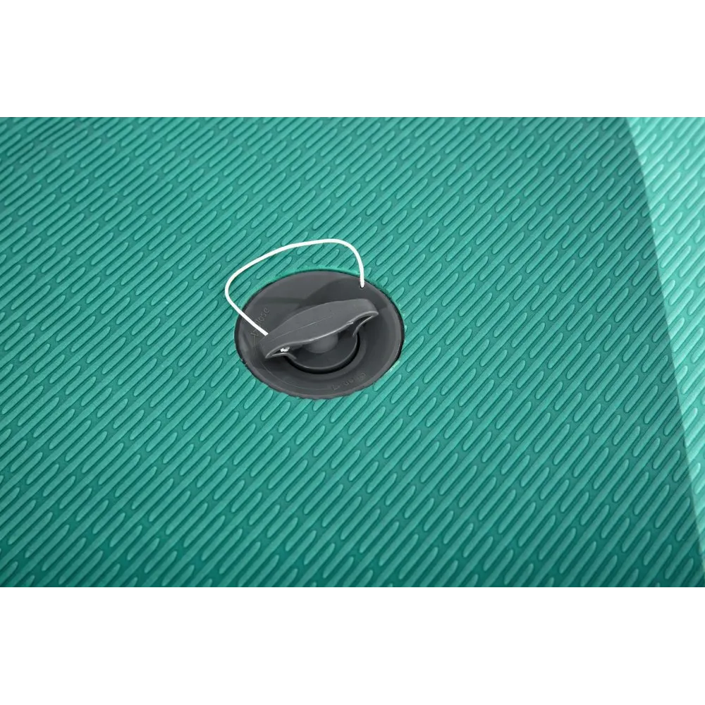 Poręczne uchwyty i system mocowania bagażu na desce SUP