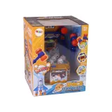 Opakowanie gry zręcznościowej z motywem planet i efektami świetlnymi