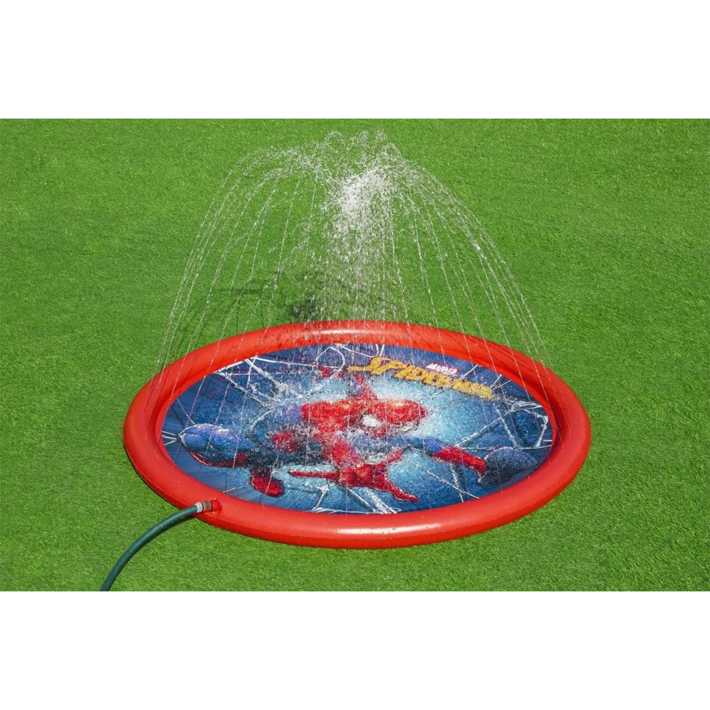 Mata wodna Spider-man z zraszaczem podłączonym do węża ogrodowego