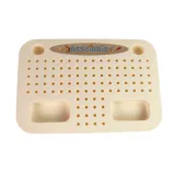 Skrzynka narzędziowa z elementami do skręcania w edukacyjnym zestawie