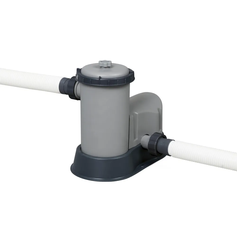 Pojemny basen stelażowy Bestway na tle letniego ogrodu