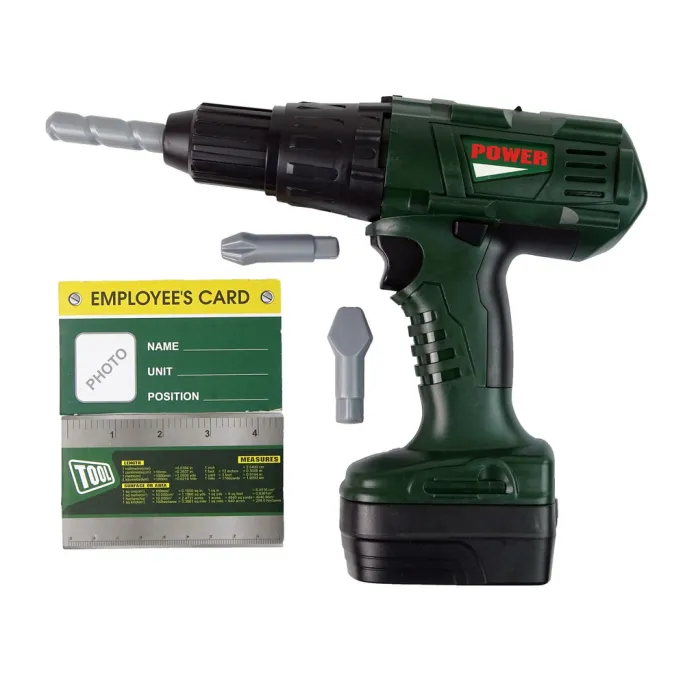 zbliżenie na realistyczną dziecięcą wiertarkę na baterie