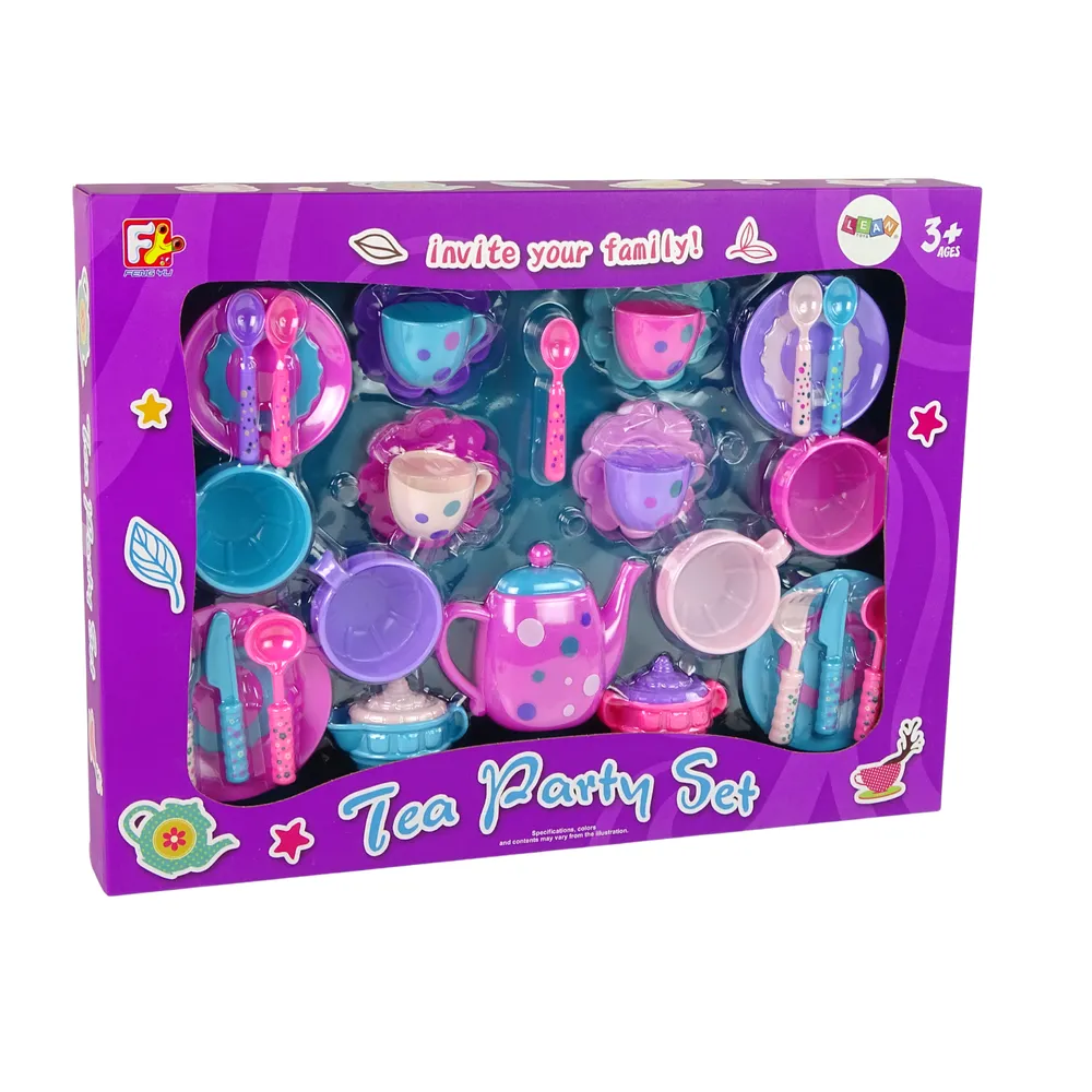 Pastelowe filiżanki i talerzyki z zestawu do herbaty dla dzieci powyżej 3 lat