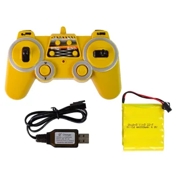 Otwarta naczepa ciężarówki Mercedes-Benz Arocs sterowanej pilotem