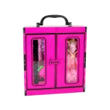 Różowa walizka z kompletami ubrań i butów dla lalki