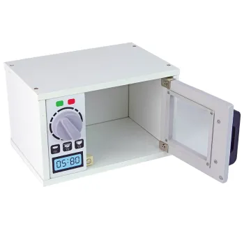 Biała mikrofalówka dziecięca z akcesoriami jak donuty i frytki