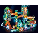 Elementy zestawu świecącej zjeżdżalni dla kulek z figurkami i naklejkami