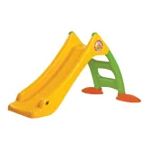 Zjeżdżalnia ogrodowa z zielonym ślizgiem i żółtą drabinką dla dzieci