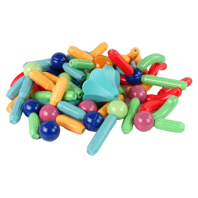 Kolorowe klocki konstrukcyjne z magnesami do budowy różnych figur