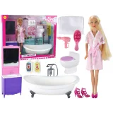 Lalka w różowym szlafroku z akcesoriami do łazienki