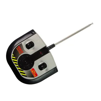 Zielono-czarny traktor R/C widok z boku, prezentacja detali