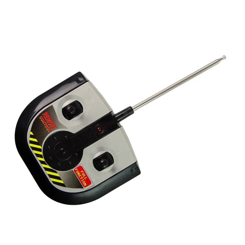 Zielono-czarny traktor R/C widok z boku, prezentacja detali