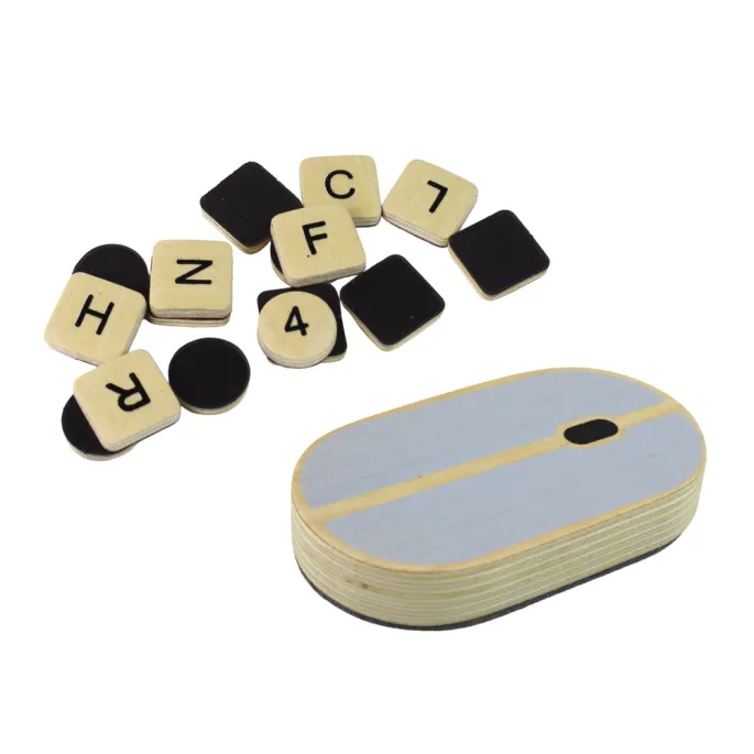 Kreatywna zabawka dziecięca: tablica laptop z kredą i drewnianymi elementami