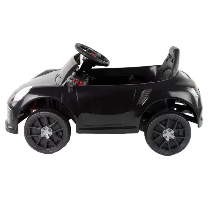 Auto na akumulator WMT-666 czarne podczas zabawy na podwórku