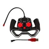 Zbliżenie na wytrzymałe gumowe opony auta RC 1:18 czerwonego