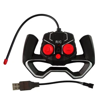 Sportowy design niebieskiego auta RC ustawionego na podwórku