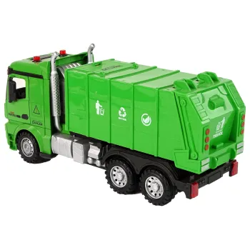 Detale kabiny zielonej śmieciarki zdalnie sterowanej