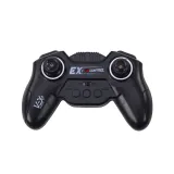 Pilot i autobus RC przegubowy podczas zabawy