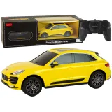 Auto R/C Porsche Macan Turbo 1:24 w kolorze żółtym z pilotem widok z boku