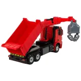 Detal licencjonowanego modelu ciężarówki Mercedes Rastar z czerwonym nadwoziem