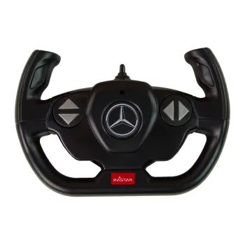 Szczegółowe ujęcie świecących świateł LED w ciężarówce Mercedes Rastar