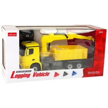 Detail żółtej ciężarówki Mercedes Rastar – światła i przyciemniane szyby