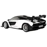 Model auta R/C McLaren 1:24 z pilotem widoczny z boku