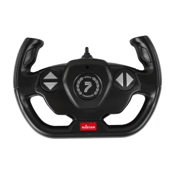 Duże gumowe koła auta R/C Mercedes-AMG F1 zapewniające doskonałą trakcję