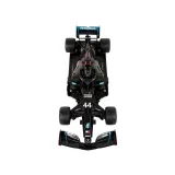 Zestaw z samochodem Mercedes-AMG F1 1:12, pilotem i instrukcją obsługi