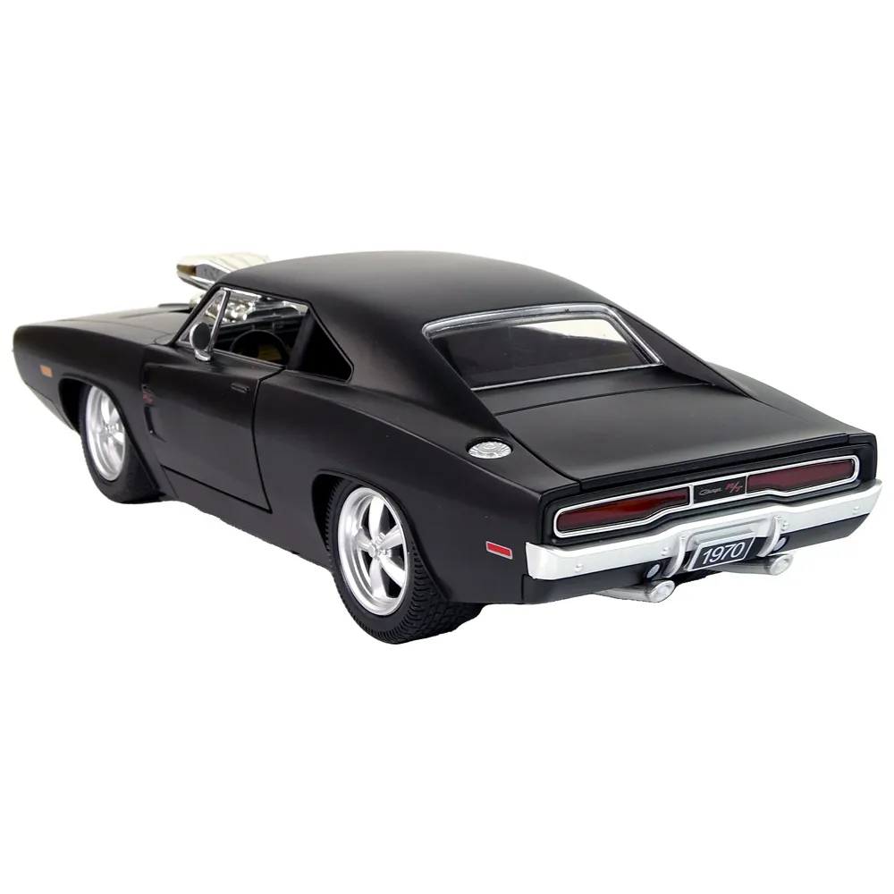 Gumowe koła Dodge Charger R/C 1:16 widoczne z boku auta