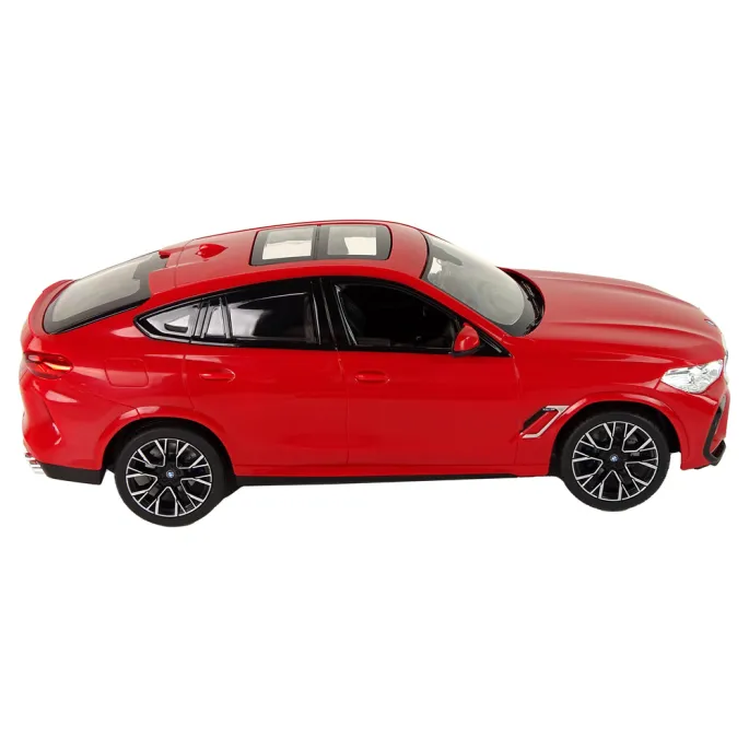 Zbliżenie na szczegółową karoserię BMW X6 M R/C w odcieniu czerwieni