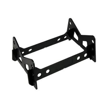 Zbliżenie na śrubę napędową motorówki RC przy pełnej prędkości