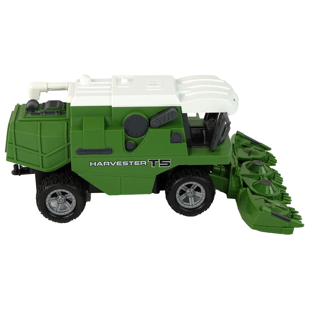 Zbliżenie na gumowe opony kombajnu zdalnie sterowanego