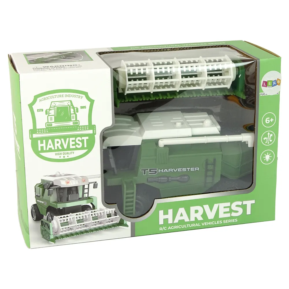 Szczegółowy model kombajnu rolniczego z pilotem