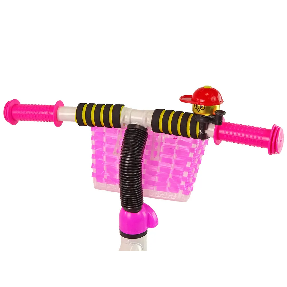 Zbliżenie na koła EVA i akcesoria roweru trójkołowego PRO100