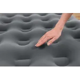 Materac z wygodną, welurową powierzchnią do odpoczynku