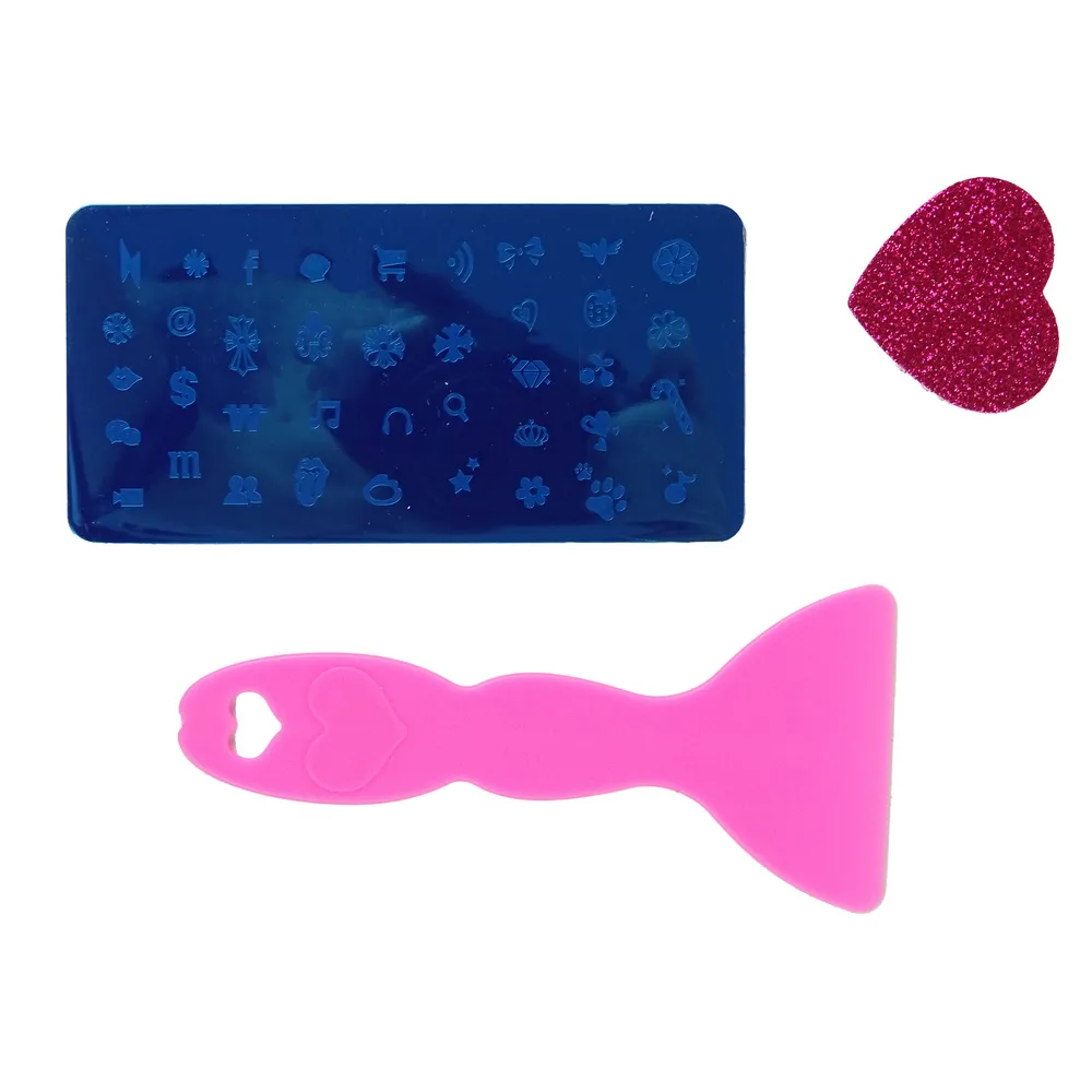 bogaty komplet do stylizacji paznokci w walizce