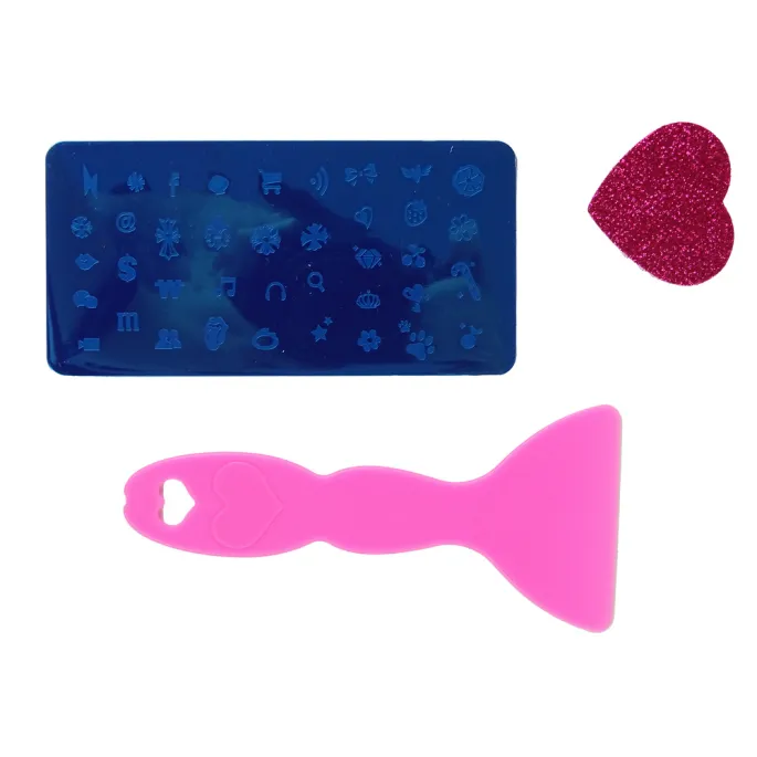 bogaty komplet do stylizacji paznokci w walizce