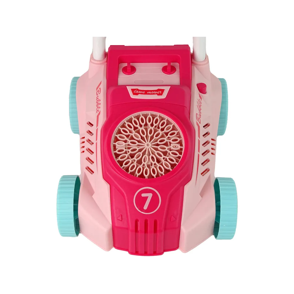 Dzieci bawiące się kosiarką do baniek w letni dzień na dworze