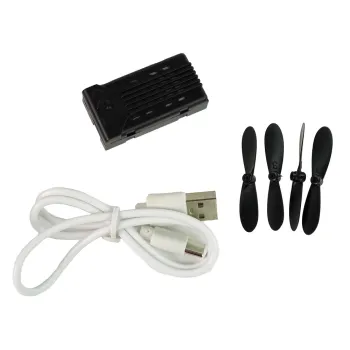 odrzutowiec rc wykonujący akrobatyczny obrót 360 stopni