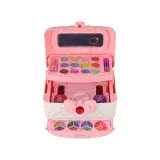 Bogaty komplet do stylizacji w kompaktowym kuferku dla dziewczynki