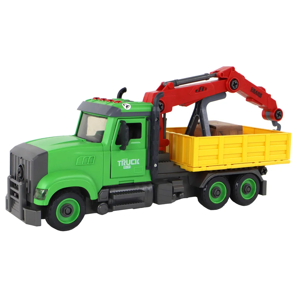 Wywrotka z ruchomym dźwigiem DIY na białym tle, widok z boku