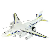 Zbliżenie na detale kadłuba samolotu pasażerskiego z przyciemnianymi szybami