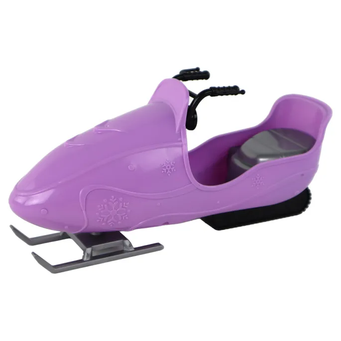 Biały bałwan z różową czapką dołączony do zabawki