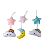 Muzyczna karuzela nad łóżeczko niemowlęce w odcieniach różu z chmurkami