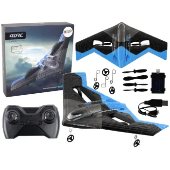 Samolot R/C 4D-G4 z niebieskimi światłami w trakcie lotu