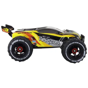 Zdalnie sterowany samochód Rabbit podczas pokonywania przeszkód