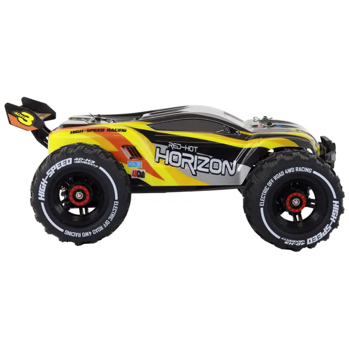 Zdalnie sterowany samochód Rabbit podczas pokonywania przeszkód