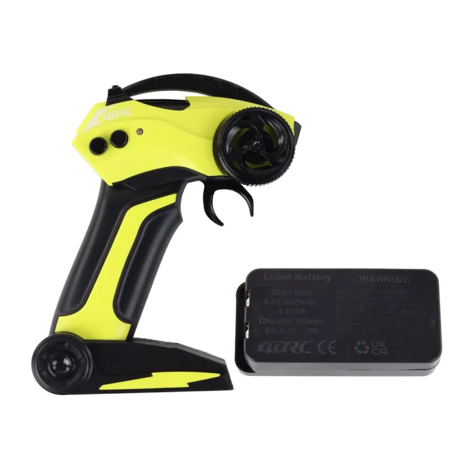 dynamiczna jazda autkiem rc 4x4 po różnych nawierzchniach