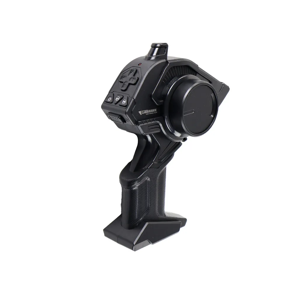 Prezentacja wymiennych śmigieł i sterów do motorówki RC